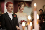 高清图集：陈小春迎娶应采儿 新娘戏称像“裸婚”