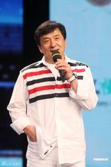 组图：200明星高歌《北京祝福你》 成龙坐镇指挥