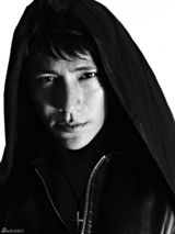 组图：陈坤登杂志封面 罕见露臂部纹身野性神秘