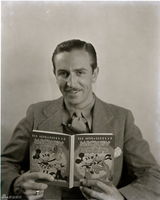 组图：迪士尼诞辰111周年 珍贵私照独家曝光