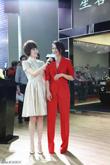 组图：黄奕邓超陈燃亮相上海车展 女王范PK中性风