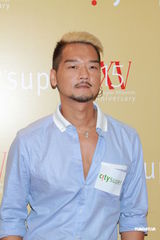 组图:蔡一智等出席活动 蒙嘉慧生日郑伊健送钻饰