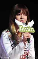 组图：韩新女团AOA出道 纪念发售首张专辑