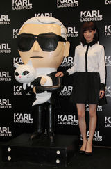 组图：倪妮出席时尚活动 俏丽短发青春洋溢