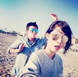 组图：陈冠希与现女友恩爱照 忘情热吻秀幸福