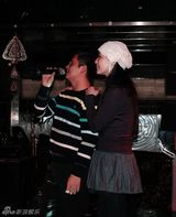幻灯图集：李琳生日派对 与李大双相拥秀恩爱