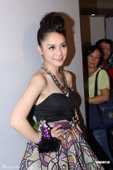 高清图：阿娇出席商业活动 短裙俏丽嘟嘴扮可爱