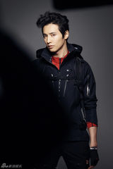 高清组图：元斌写真现场曝光 英俊外表无人能敌