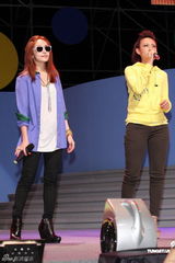 组图：萧亚轩昆凌等港台百位明星同台为公益开唱