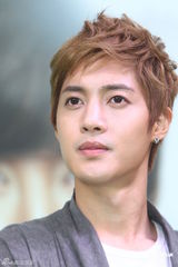 组图：金贤重赴台湾代言产品 亚洲巡演将设台湾站