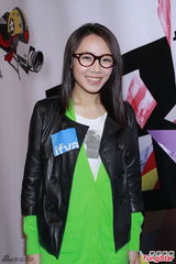 组图：卓韵芝将拍新片 邀周秀娜演功夫少女