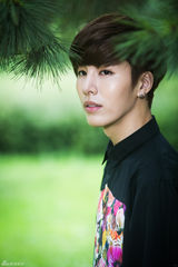 高清组图：独家对话韩国摇滚花美男鲁敏宇