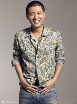 组图：任重花衬衫写真多面迷情