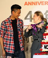 组图：陈坤获雪绒花勋章 接拍古装戏有裸露