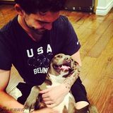 组图：《大爆炸》佩妮结婚 与新婚丈夫甜蜜满满