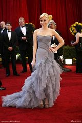 高清图：奥斯卡红毯 伊丽莎白-班克斯长裙似孔雀