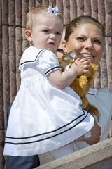 组图：细数全球王室宝宝 王子公主萌照比拼