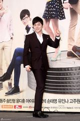 高清图：《李顺新》IU赵政锡13岁年龄差演情侣