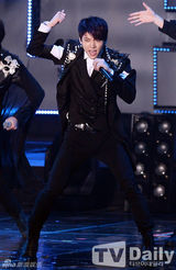 组图：INFINITE开安可演唱会 展现绚丽舞台