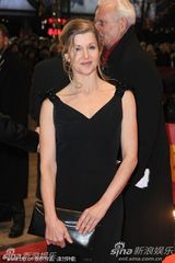 文德斯搂娇妻撑《皮娜》首映 德国总统夫妇秀恩爱