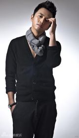 组图：赵正阳春装写真诠释好男人风范