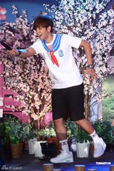 高清组图：罗志祥生日写小诗 邀歌迷制服party庆生