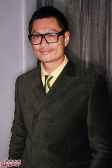 组图：陈茵媺看好陈豪得视帝 周秀娜秀长腿不慎走光