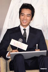 组图：宋承宪吻到数不清 金泰熙忘记曾到过台湾