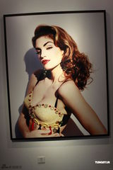 组图：摄影师孔泰经典作品展览 刘玉玲美腰玲珑