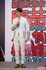 组图：陶喆启动世界巡回演唱会悼念亡父