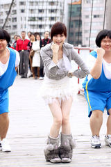 高清：王心凌吊桥大跳单曲舞蹈 过度颠簸花容失色