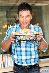 组图：艺人No Name自办工作室获顾又铭站台