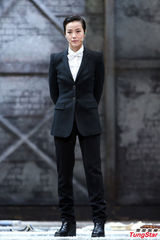 组图：何韵诗与女友同台出演 坦陈与邓九云恋情