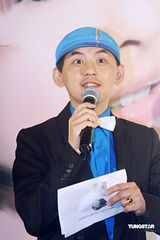 幻灯图：郭静发新专辑被疑整容 黄子佼现身友情力挺 