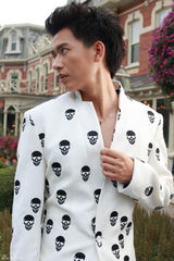 组图：吕聿来国外写真 尽展硬朗式文艺