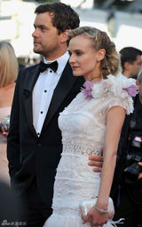 组图：黛安-克鲁格携男友亮相秀恩爱