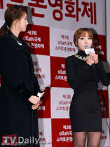 组图：BEG成员NarSha与刘仁英参加手机电影节