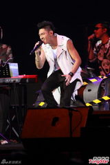 组图：关楚耀个唱邀张学友坐阵 遗撼谭咏麟未到