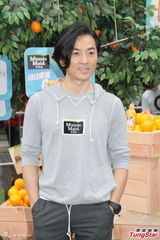 组图：郑伊健恭喜林嘉欣再得千金 暂无心生子