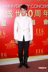 幻灯图：英皇群星出席春茗晚宴 Twins再度“合体” 