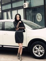 组图：章龄之美丽战严寒 演绎爱车精灵