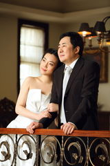 高清图：郑克洪迎娶京剧名伶 甜蜜婚纱照曝光