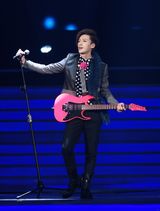 组图：群星献唱中歌榜 韩庚潘玮柏劲歌热舞