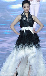 组图：中国时尚大典赵子琪演绎二十四节气小雪