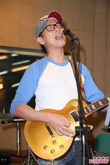 组图：陶喆为高雄跨年演唱会彩排