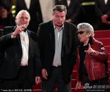 组图：竞赛片《勒阿弗尔》首映 贝尔波点裙轻盈