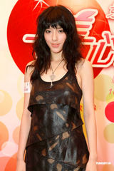 高清组图：陈百祥等出席《善心满载仁爱堂》记者会