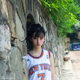 组图：武大女神微博走红 清新甜美运动风