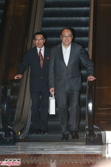 组图：晶刚压轴婚礼收官 宾客拎着回礼相继离场