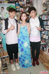 组图：双胞胎组合Box被误认为吴尊 泳儿分不清